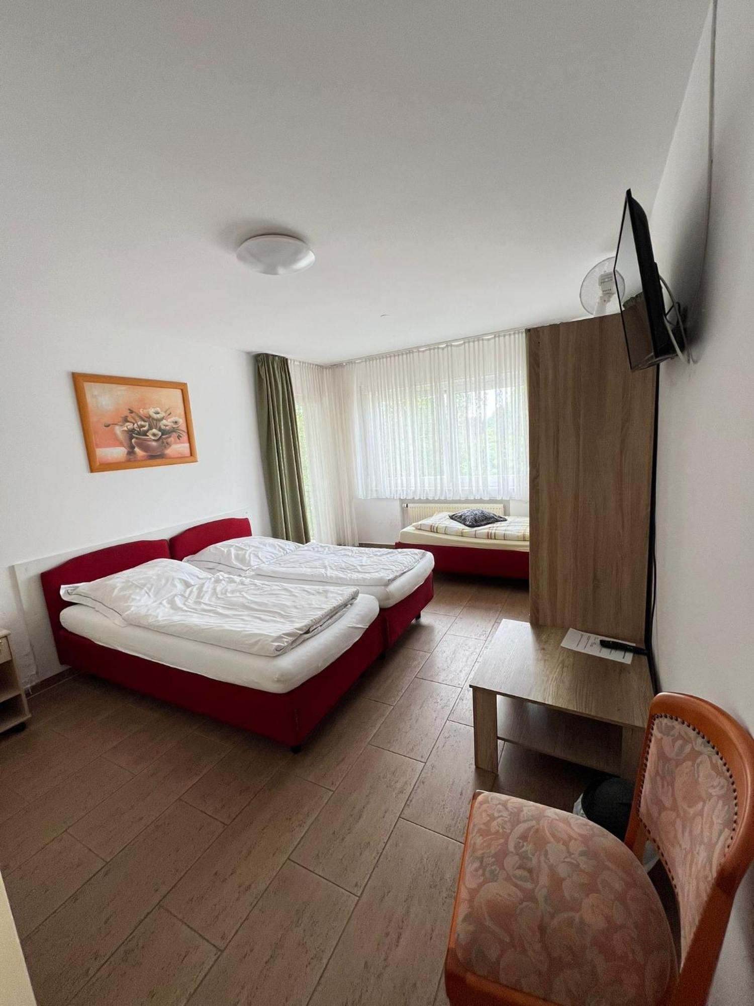 Hotel Restaurant Neffelthal Kerpen  Zewnętrze zdjęcie
