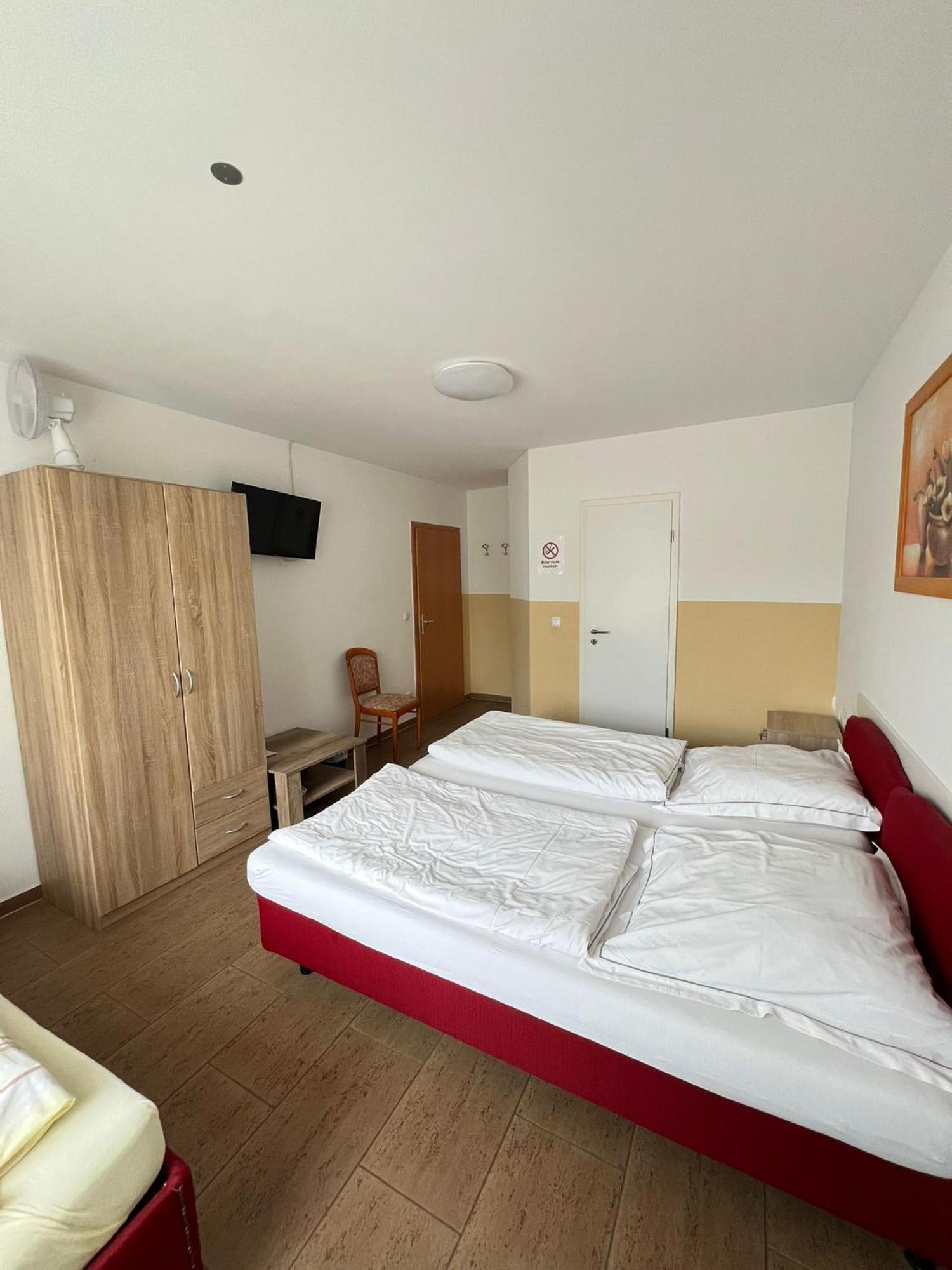 Hotel Restaurant Neffelthal Kerpen  Zewnętrze zdjęcie